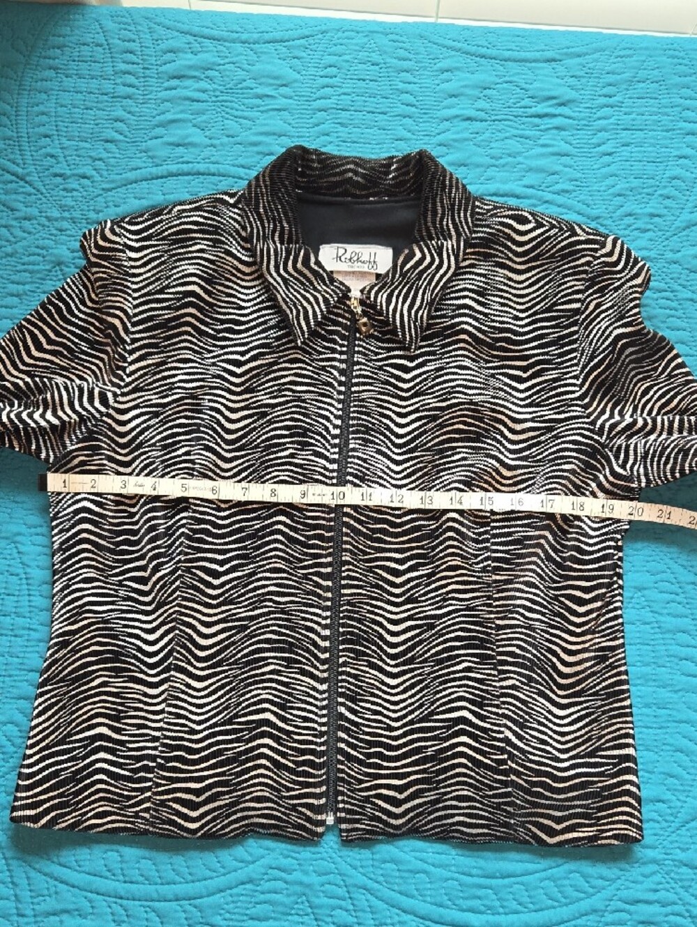 Joseph Ribkoff Trends Black & Silver Wave-Pattern Zip-Front Jacket - Picture 5 of 8